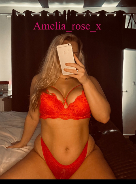 @amelia_rose_x