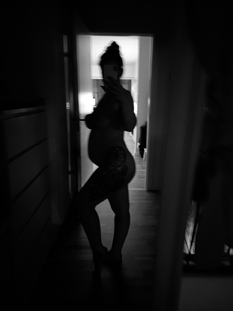 pregnantlife nude