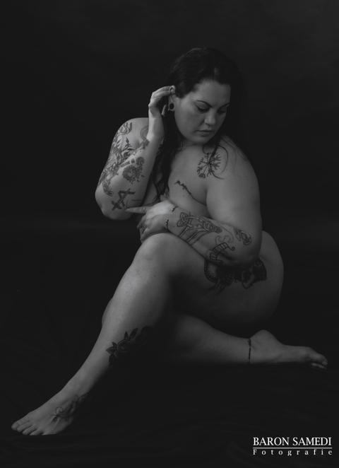 thic-goth90 nude