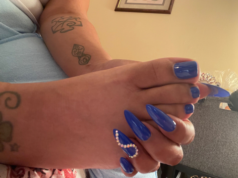 @scrumptuosifeet