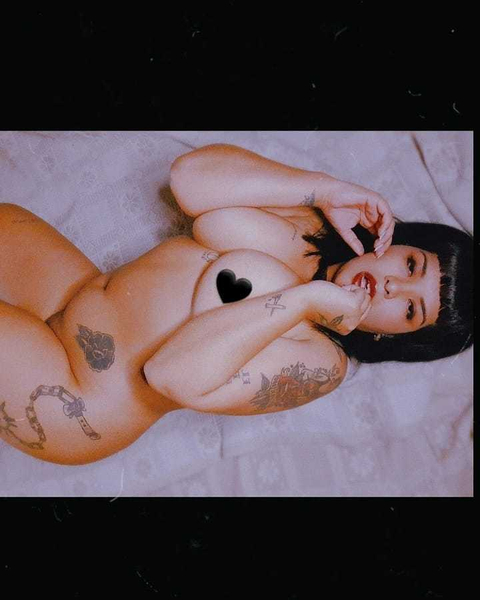 malevajones nude