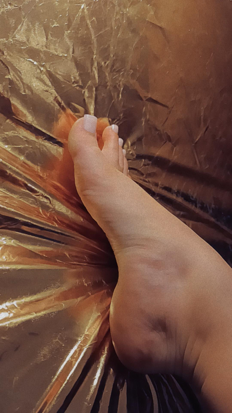 lucy.lu.toes nude