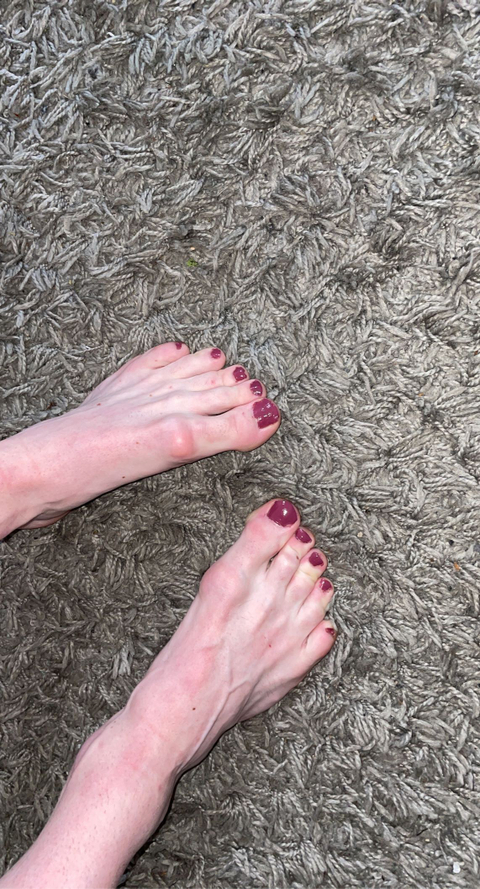 Sleepy feet 🦶🏻😜 - sleepyfeet1 OnlyFans