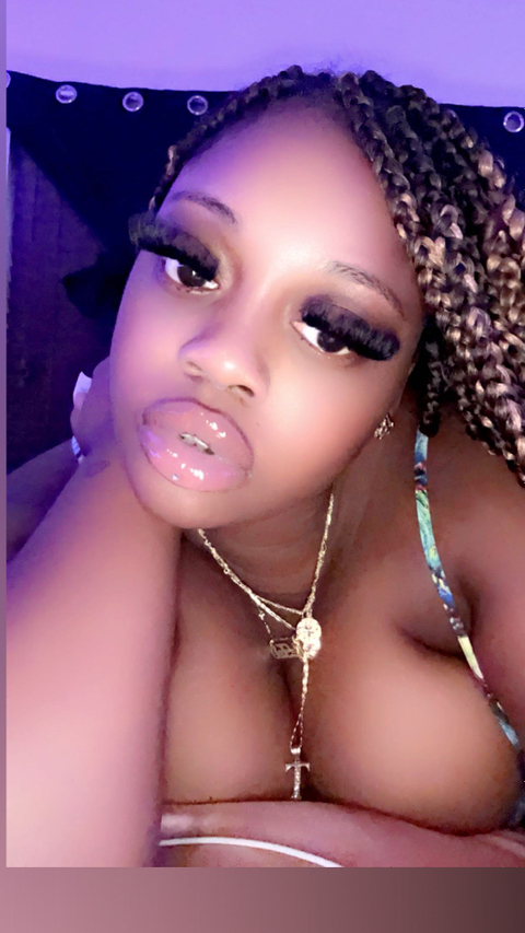 chocolateefeee nude