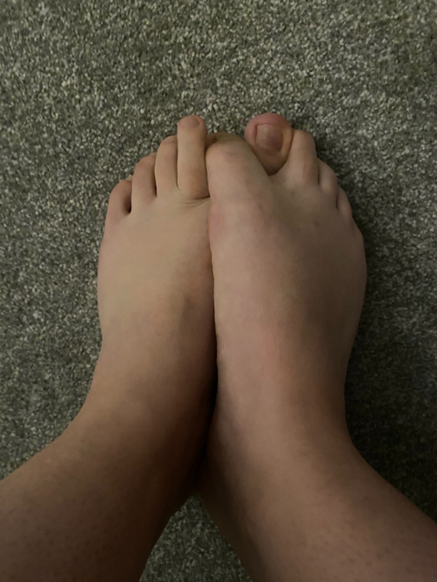 @freakyfeetfun12