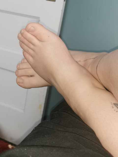 anie.feet nude