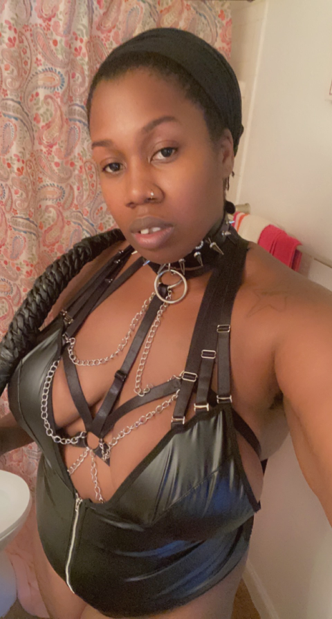 @dommeblackwidow