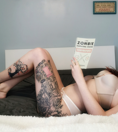 zombaee nude