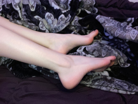 justfeetpics4u nude