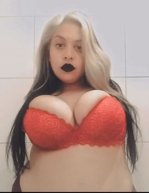 @curvymery