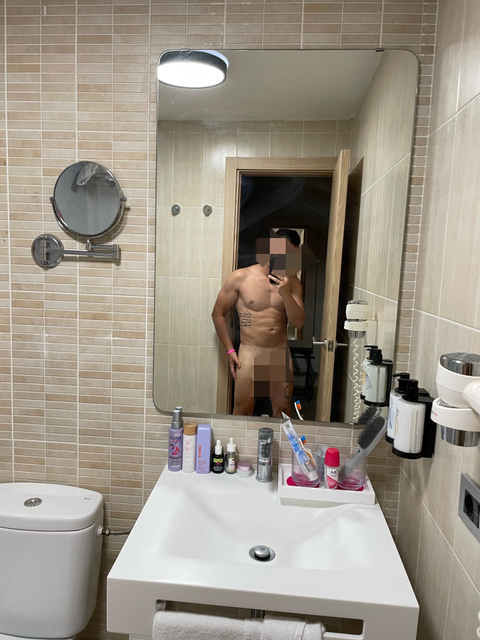 swingerboy22 nude