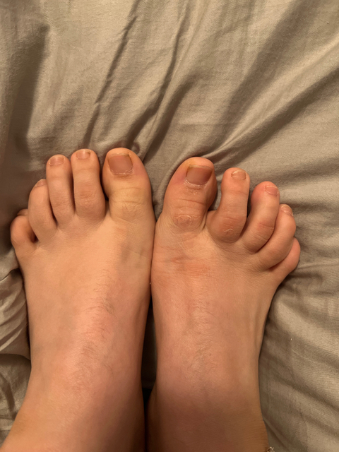 feetandhand00 nude