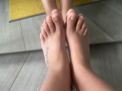 @frickingcutefeet