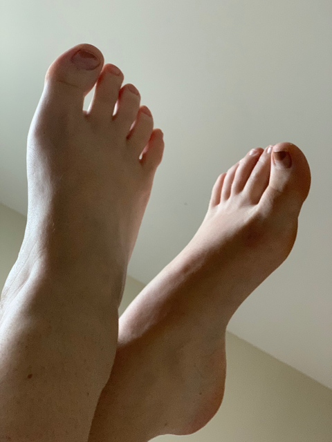 @cutesiefootsies18