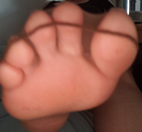 thethingsmyfeetdo nude