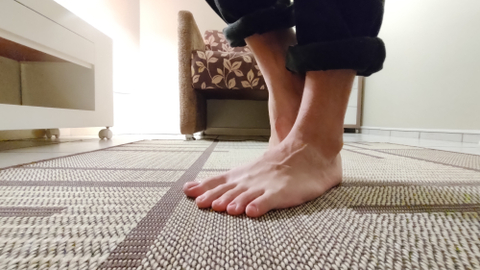 strong.feet nude