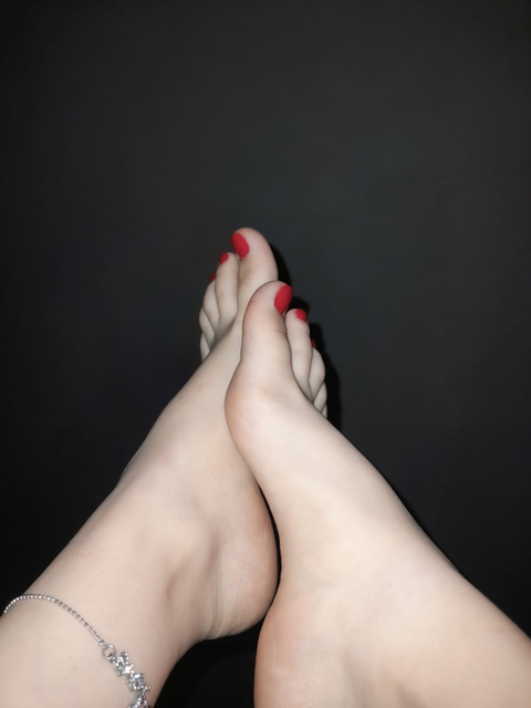 @beautyfeet2422