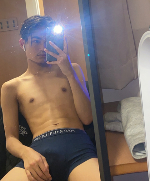 @onlyasian_twink