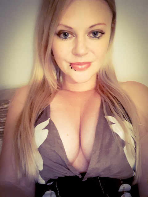 Scarlett Smith - minx_incognito OnlyFans