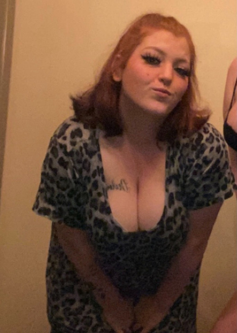 sexythickredhead420 nude