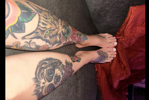 tatsandtoess nude