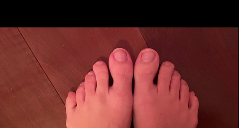 sexypetitefeetxo