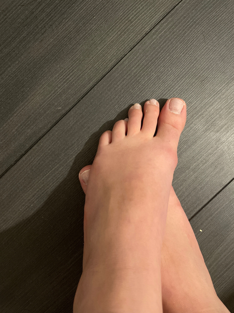 @tootsiesfootsies98