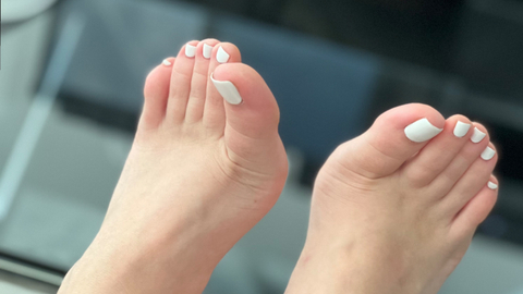 pedicuretess nude