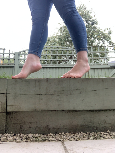 Lonely Sole - feature.feet OnlyFans