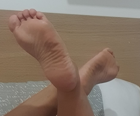 @feetitout