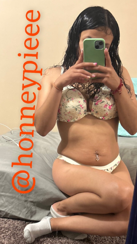 honneypieee nude