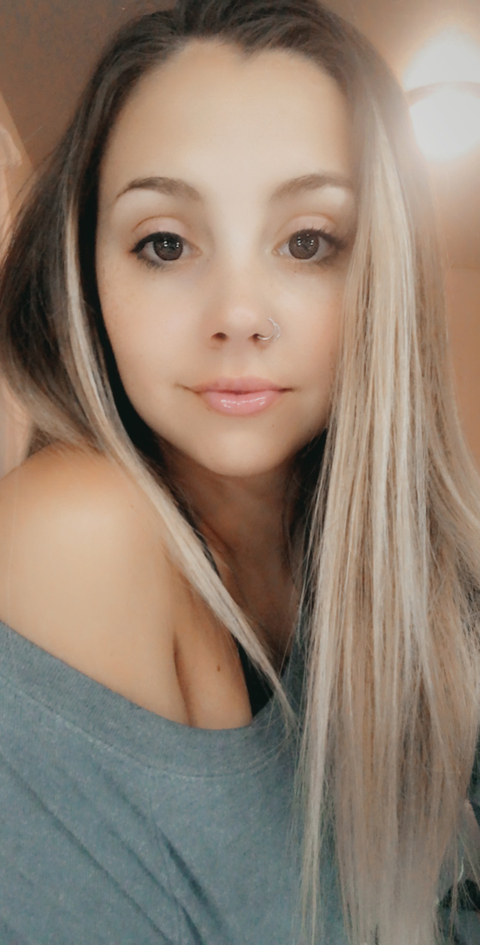 Coral - coralscoco OnlyFans