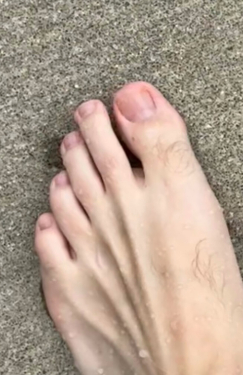 @goodguyfeet