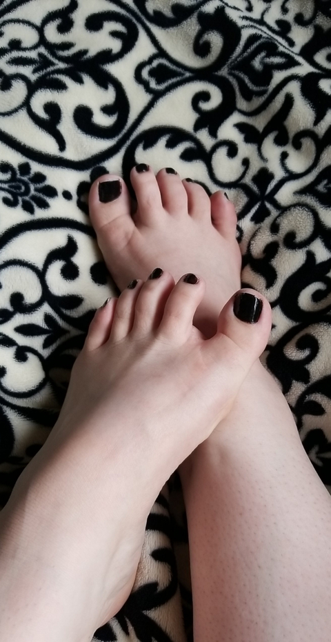 @footfetish_86