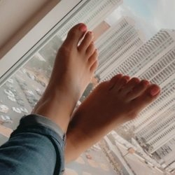 @nothinbundtfeet