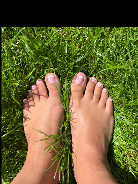 striclyfeet nude