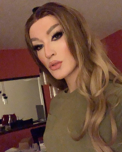 Daphne - daphnegloss OnlyFans