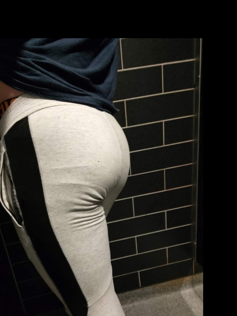 @thenerdthatsquats