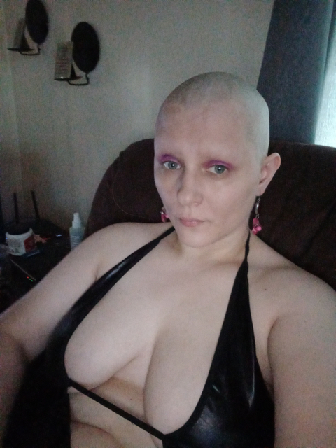 baldbabeyph nude