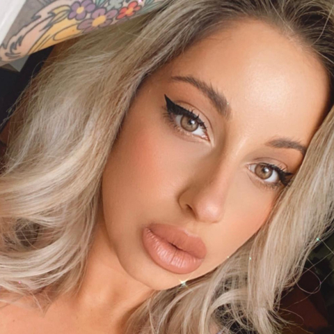 𝐻 𝓉 𝐵♡𝒹 ☯𝓁𝒾𝓋𝒾𝒶 - oliviasteelefree OnlyFans