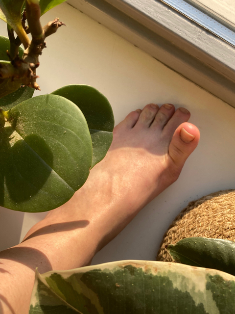 helacutefeet nude