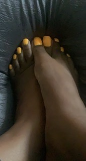 @prettychoclateefeet