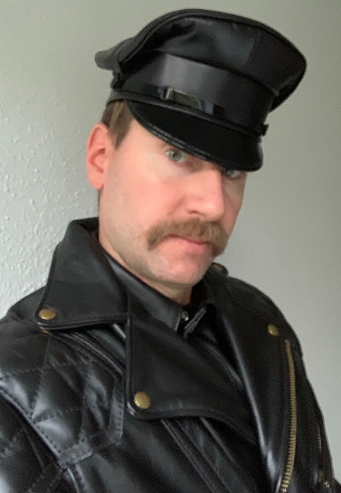 @leatherpig