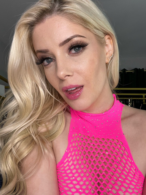 @charlottestokely