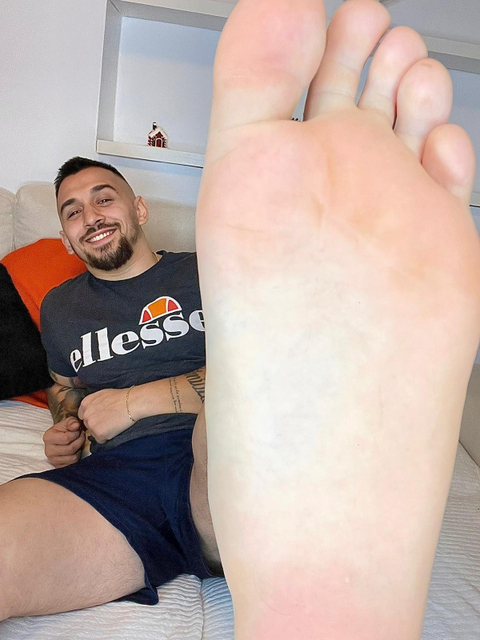 sir_andrew_feet nude