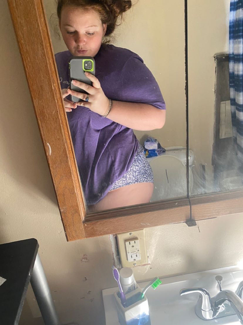 thickbitxh21 nude