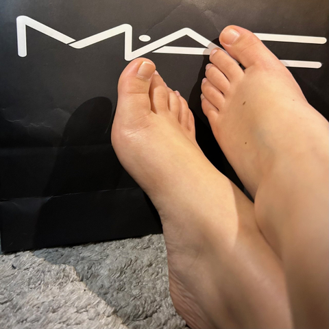 hushpuppfeet nude