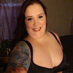 @curvymetalhead