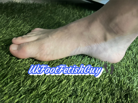 ukfootfetishguy nude