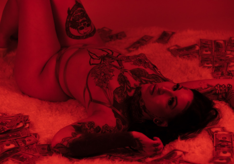 @halfgoddesshalfhellhelli